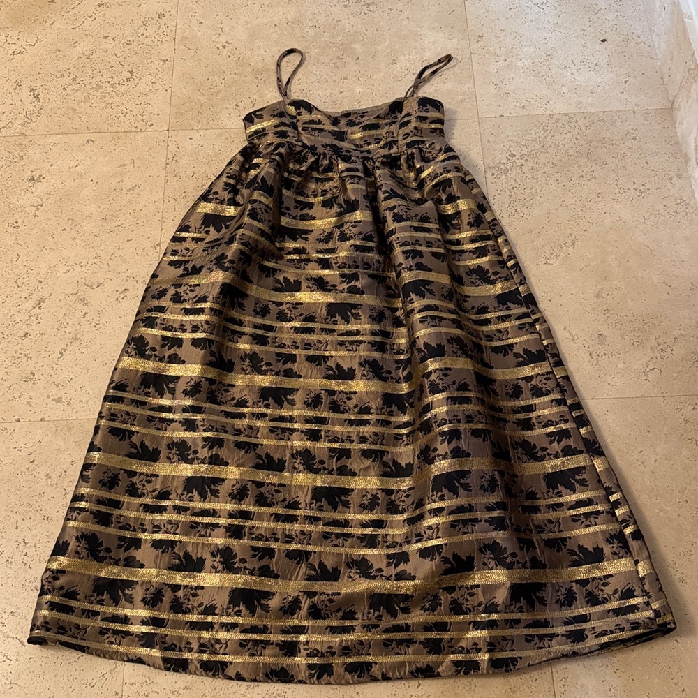 Elegant Black and Gold Patterned Dress